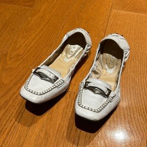 White leather Tod’s drivers